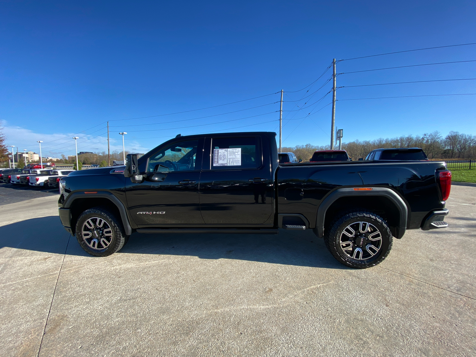 2022 GMC Sierra 2500HD AT4 4WD Crew Cab 159 8