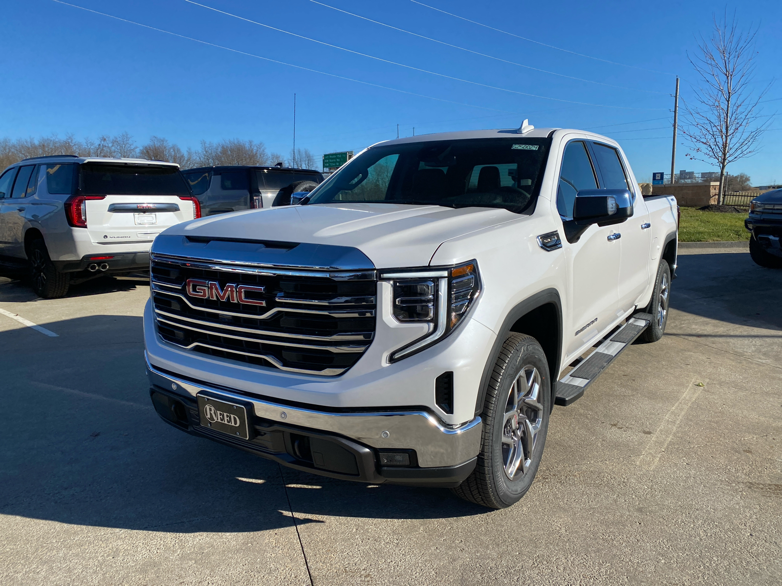 2025 GMC Sierra 1500 SLT 2