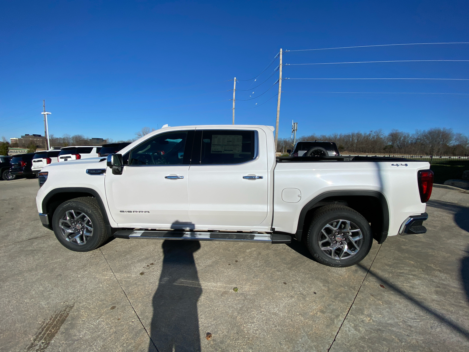 2025 GMC Sierra 1500 SLT 9