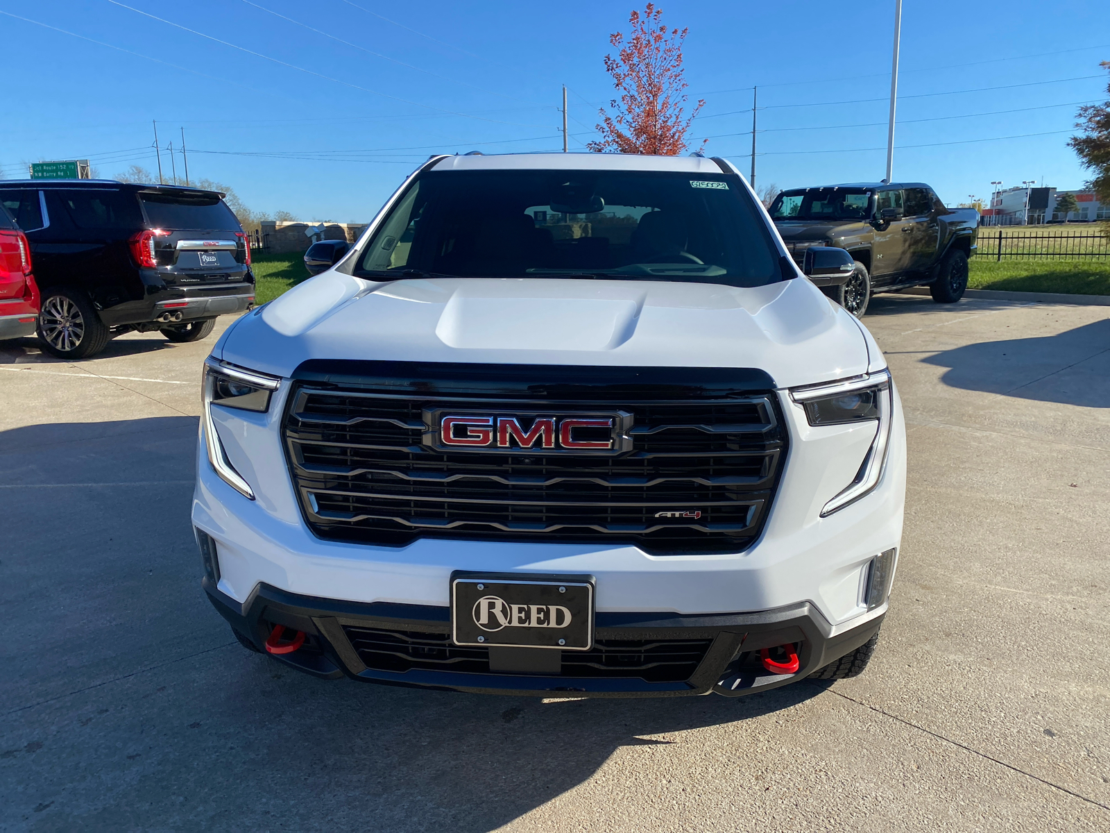 2025 GMC Acadia AWD AT4 3