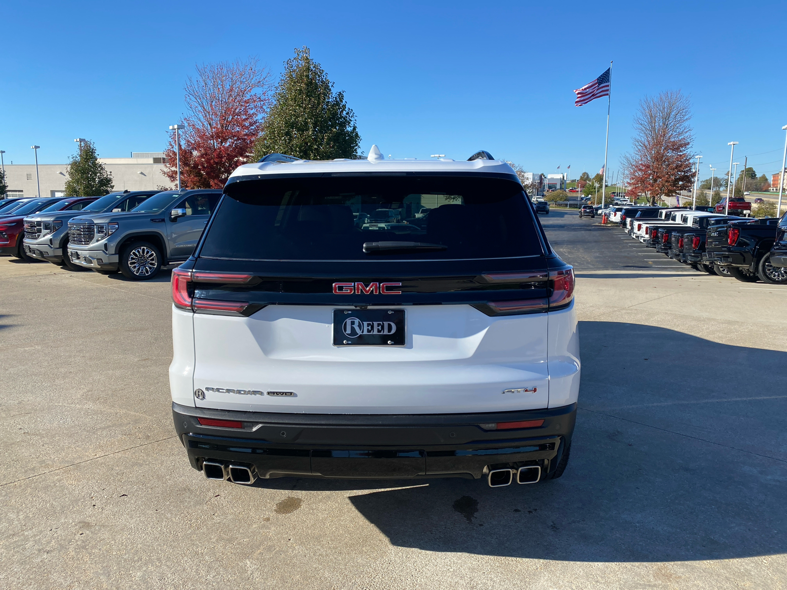 2025 GMC Acadia AWD AT4 6