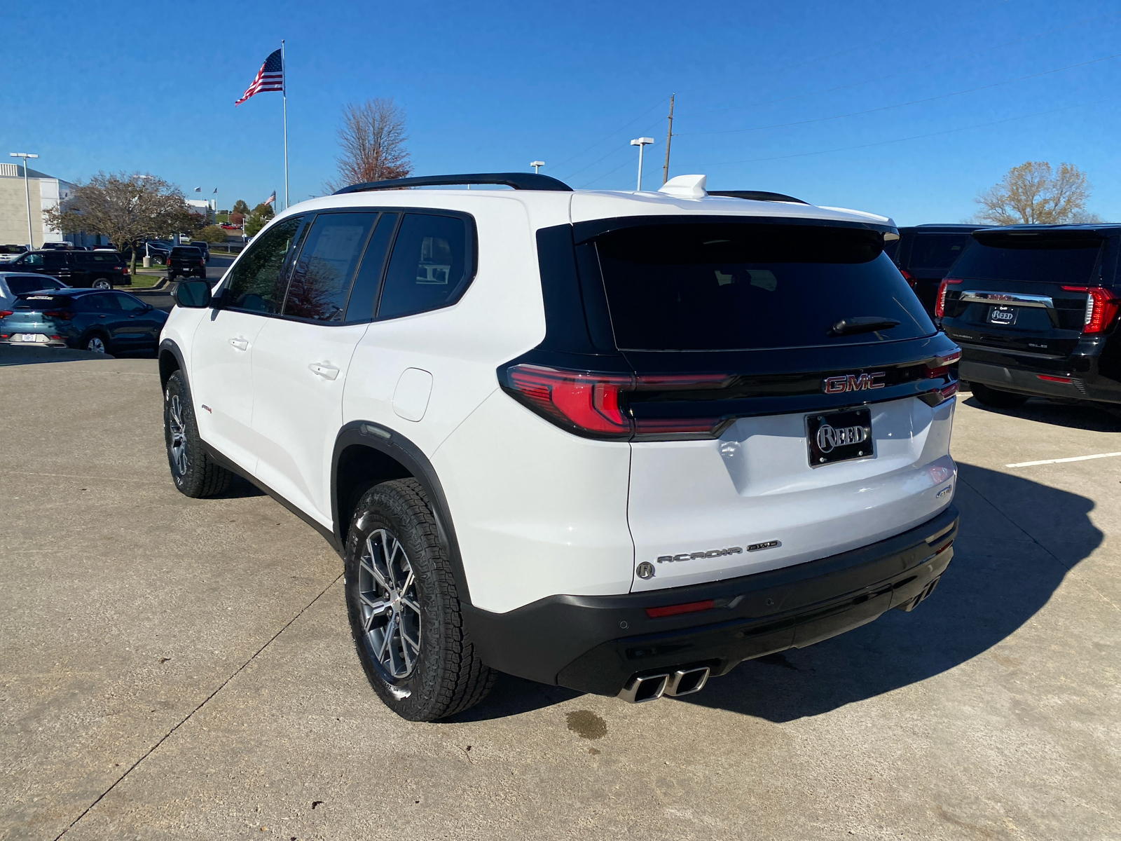 2025 GMC Acadia AWD AT4 7