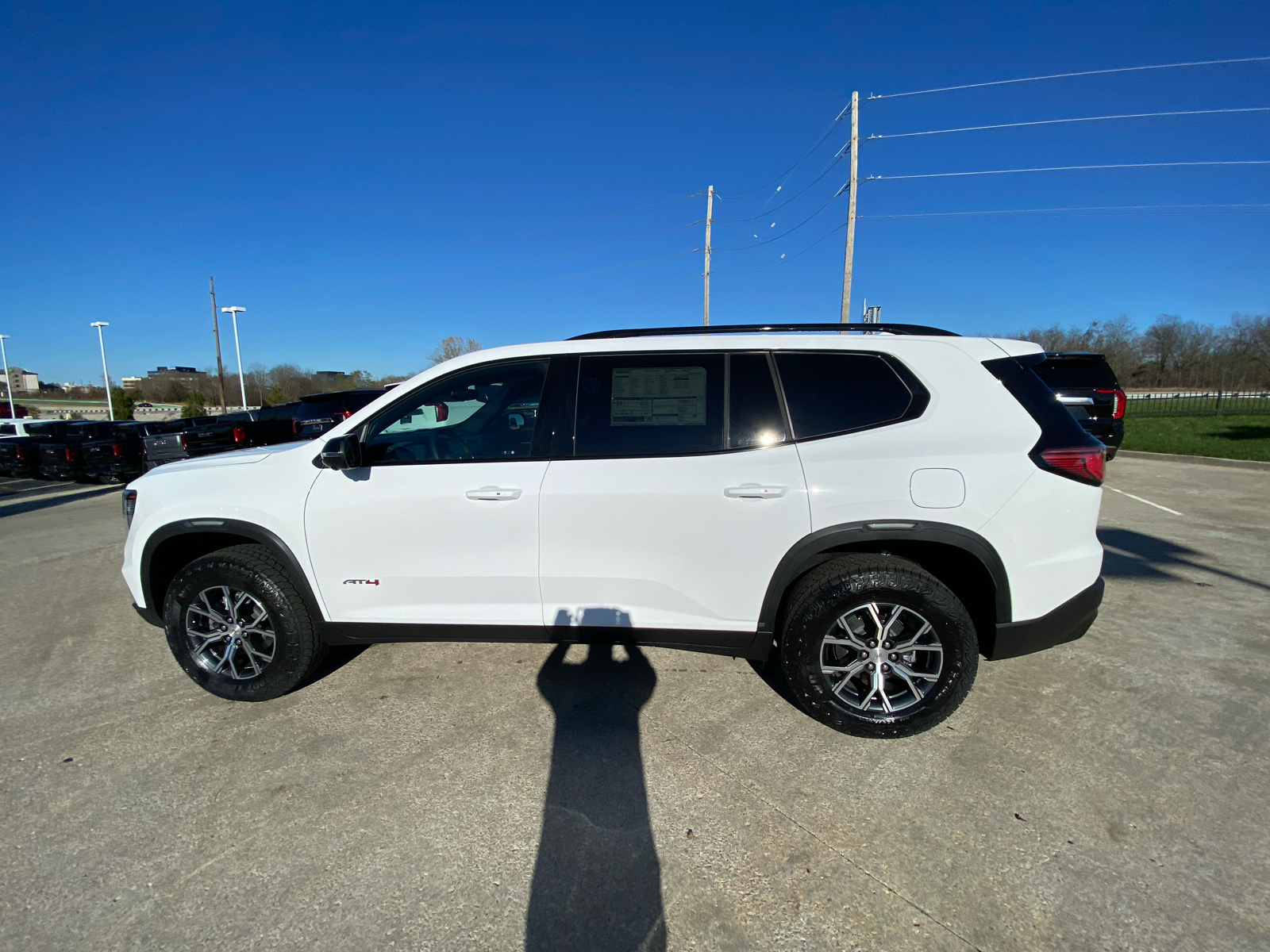 2025 GMC Acadia AWD AT4 8