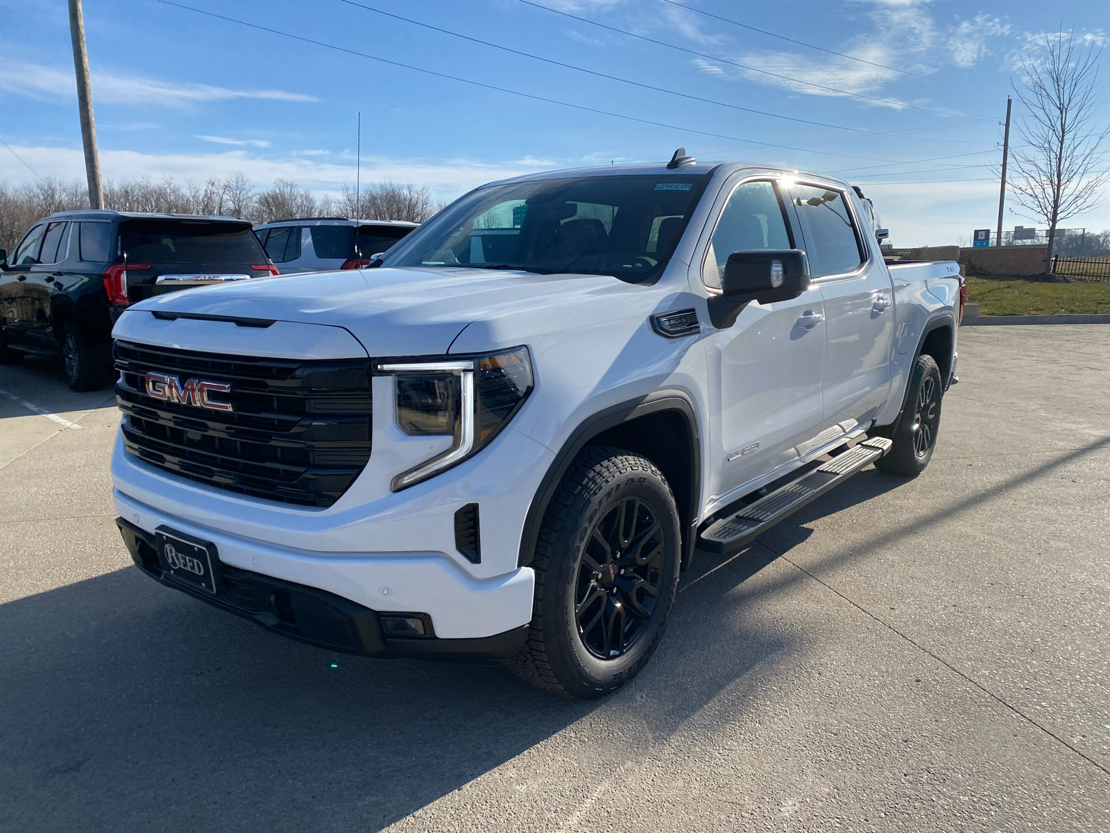 2025 GMC Sierra 1500 Elevation 2