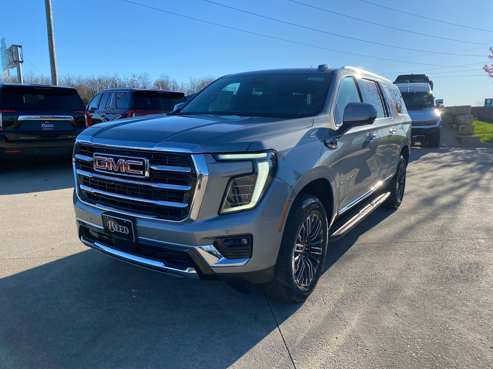 2025 GMC Yukon XL Elevation 2