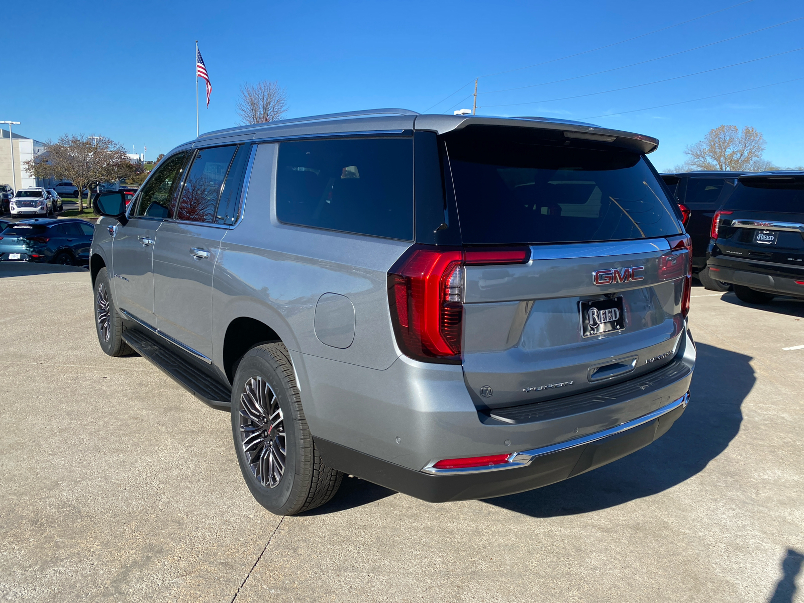 2025 GMC Yukon XL Elevation 8