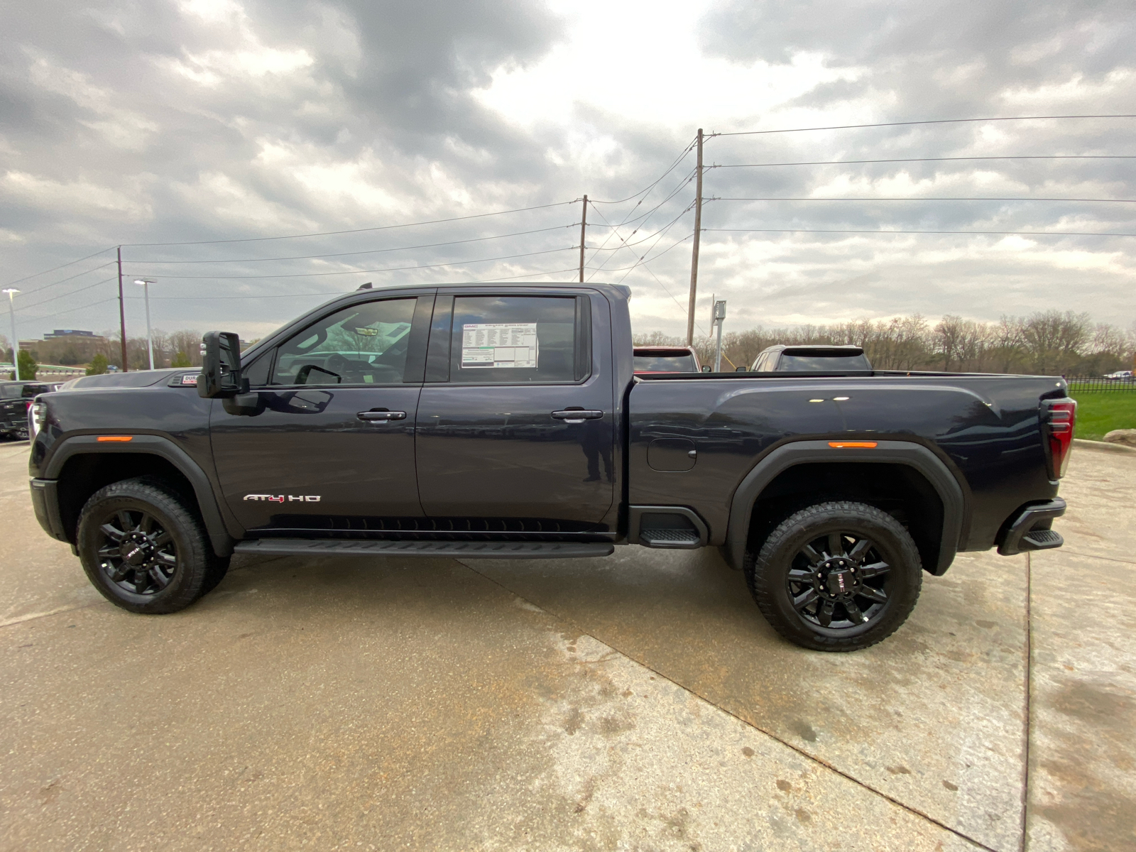 2025 GMC Sierra 2500HD AT4 4WD Crew Cab 159 9