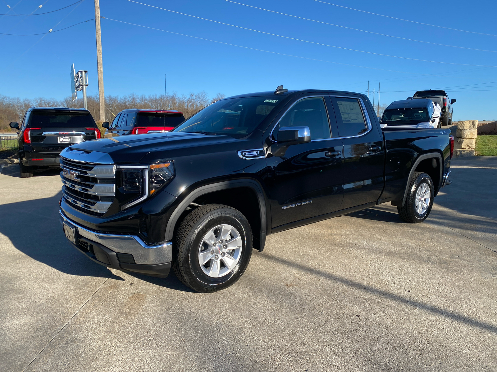 2025 GMC Sierra 1500 SLE 4WD Double Cab 147 1