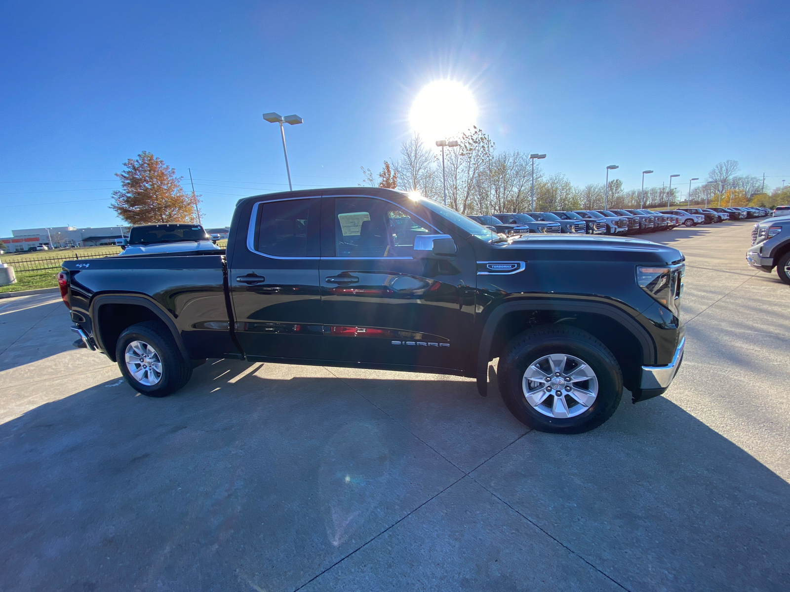 2025 GMC Sierra 1500 SLE 4WD Double Cab 147 5