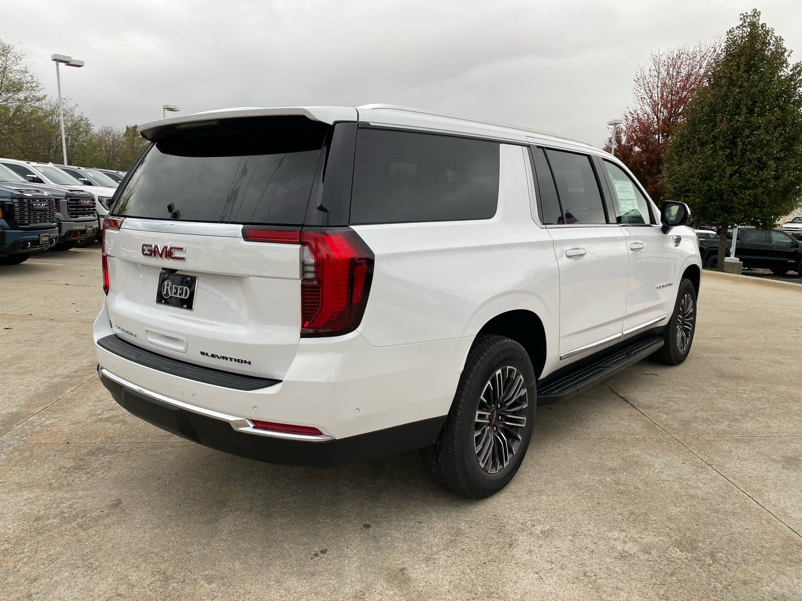 2025 GMC Yukon XL Elevation 6