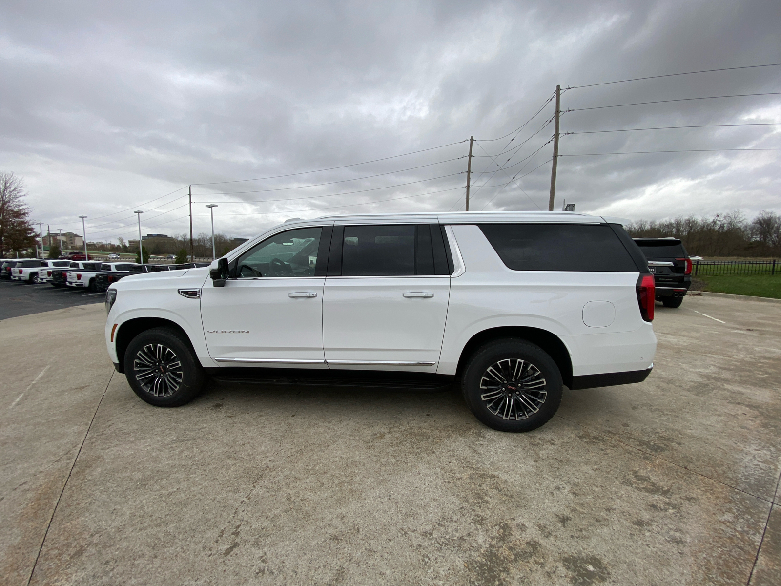 2025 GMC Yukon XL Elevation 9