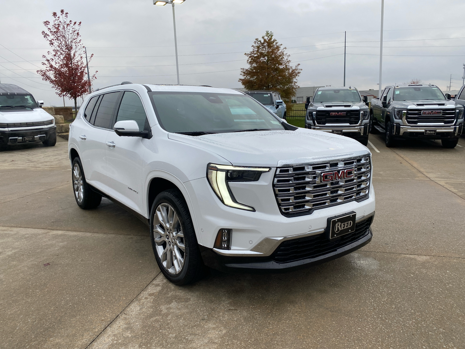 2025 GMC Acadia AWD Denali 4