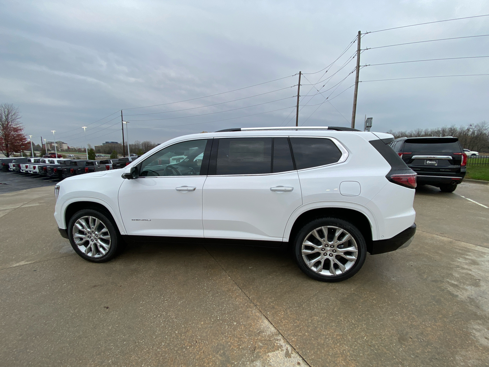 2025 GMC Acadia AWD Denali 9