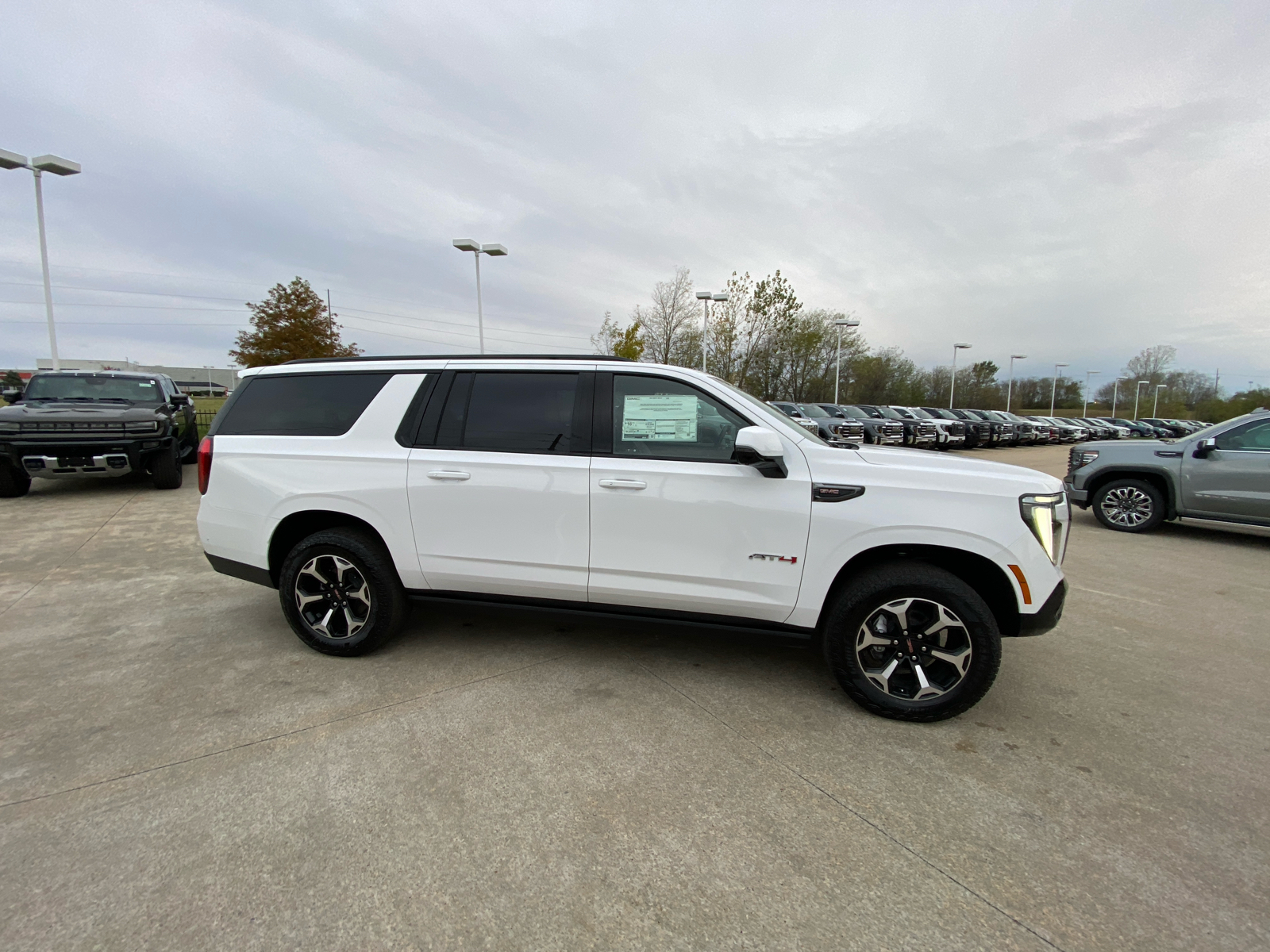 2025 GMC Yukon XL  5