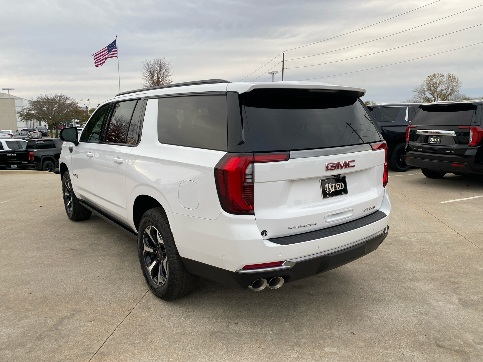 2025 GMC Yukon XL  8