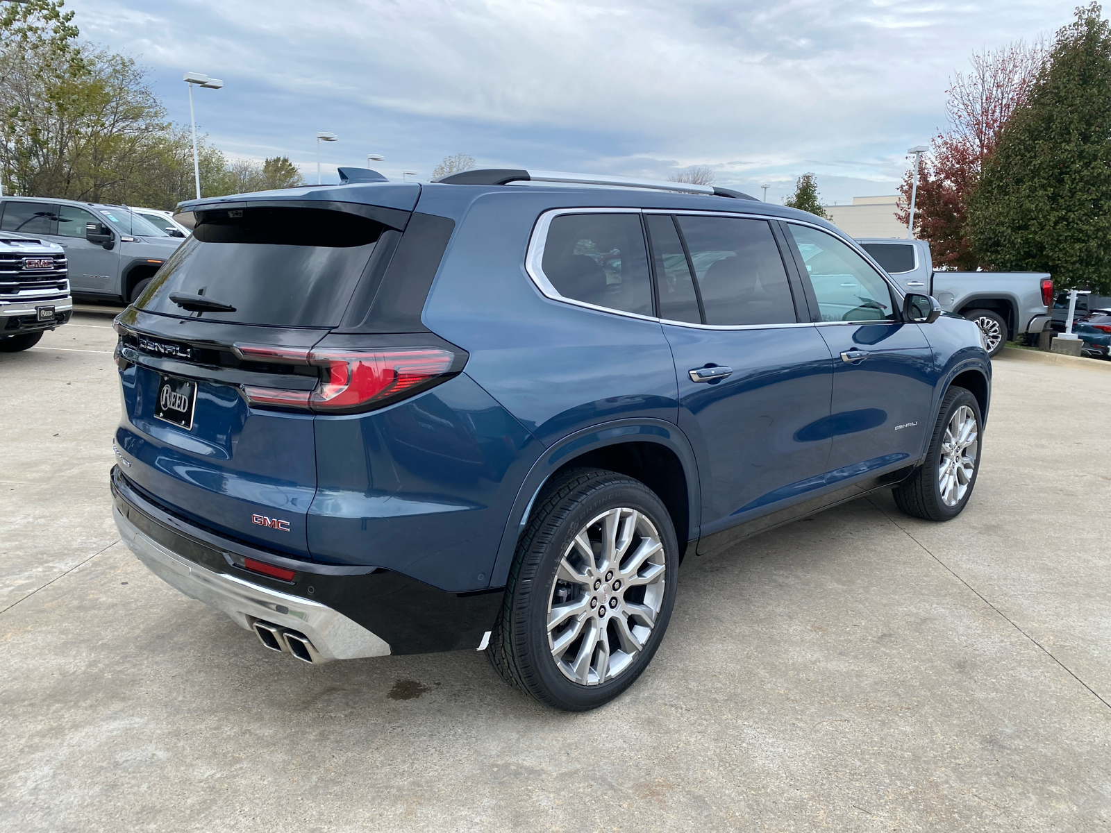 2025 GMC Acadia AWD Denali 6