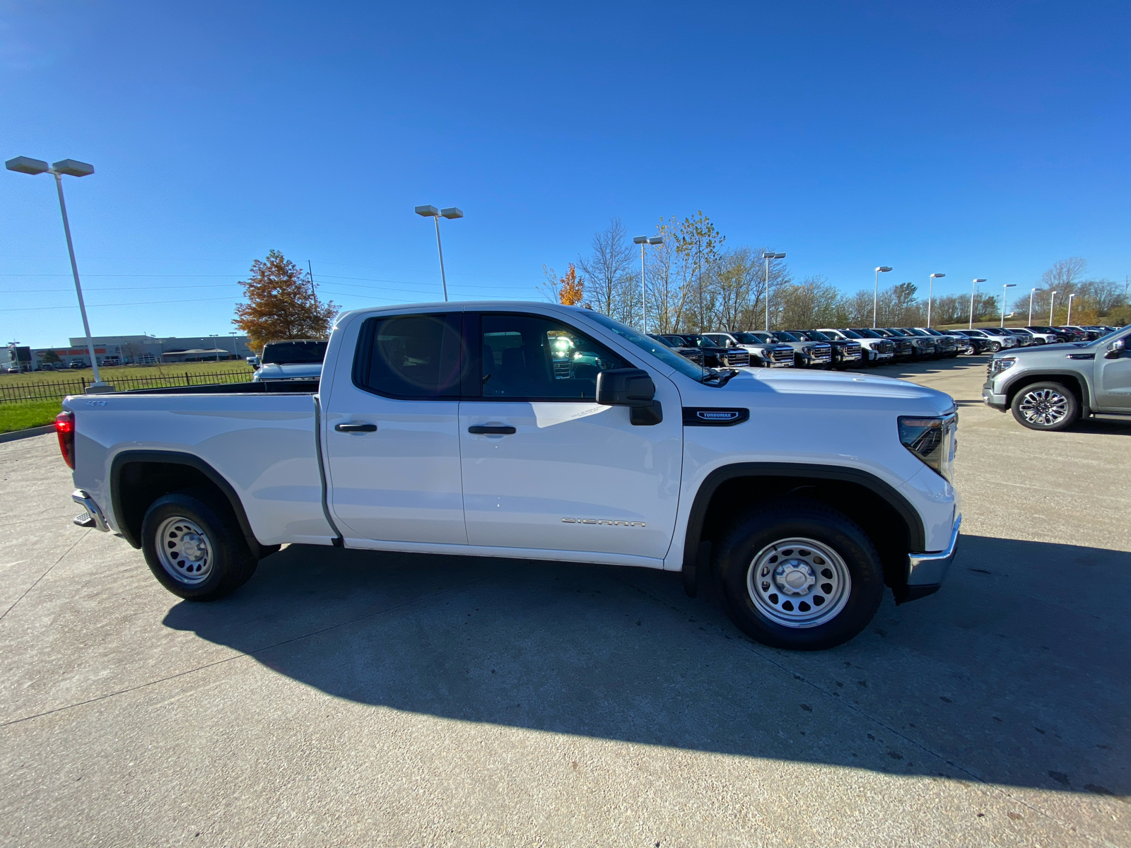 2025 GMC Sierra 1500 Pro 4WD Double Cab 147 5