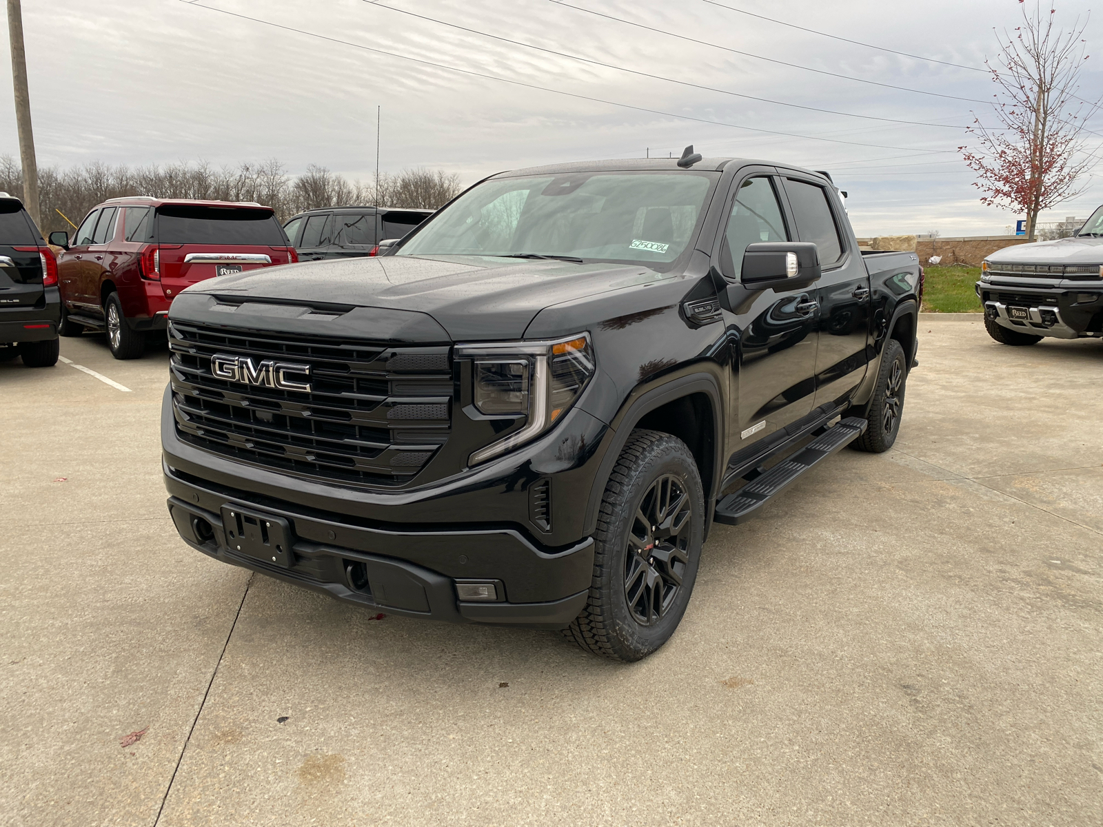 2025 GMC Sierra 1500 Elevation 2