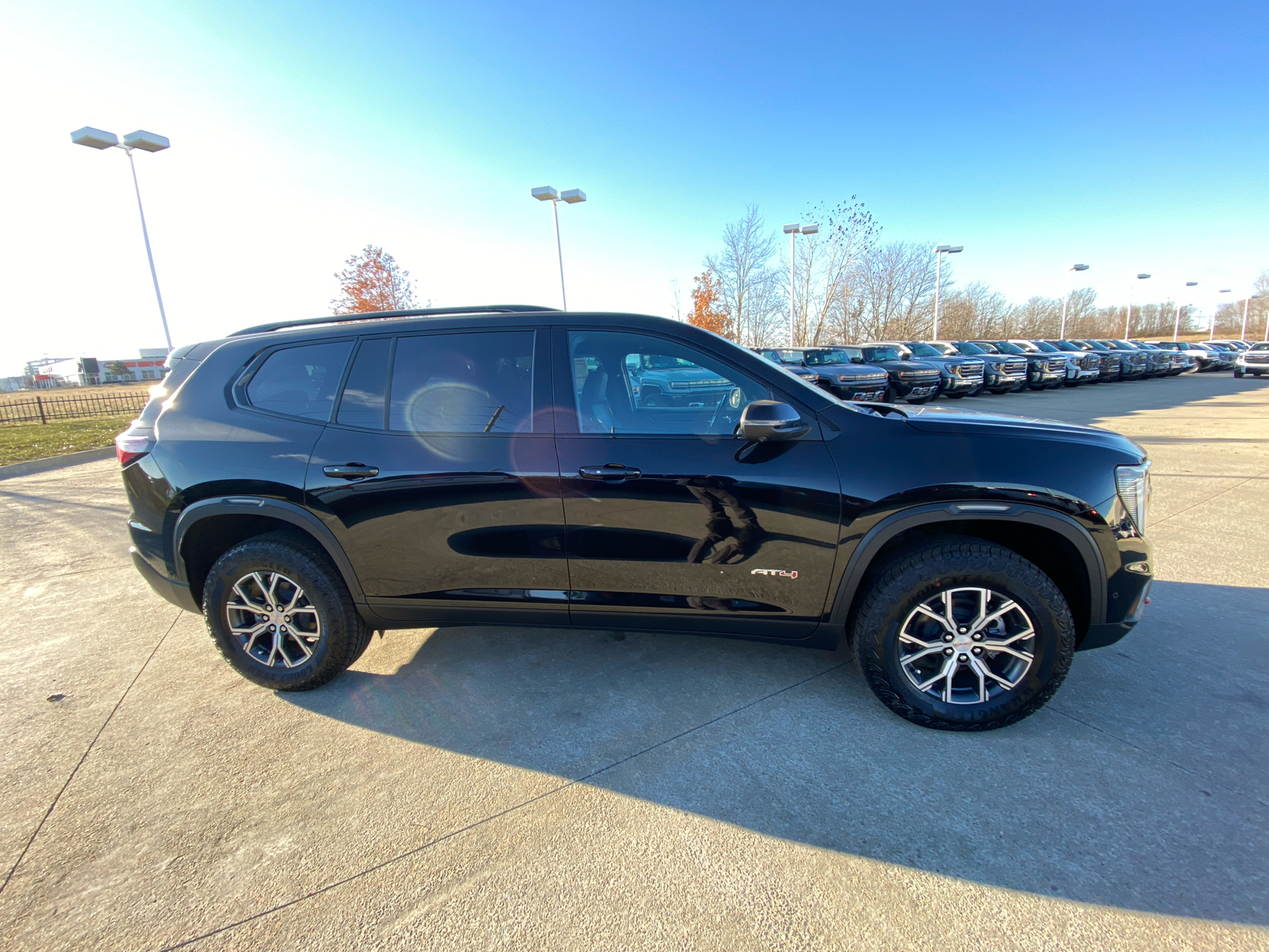 2025 GMC Acadia AWD AT4 5