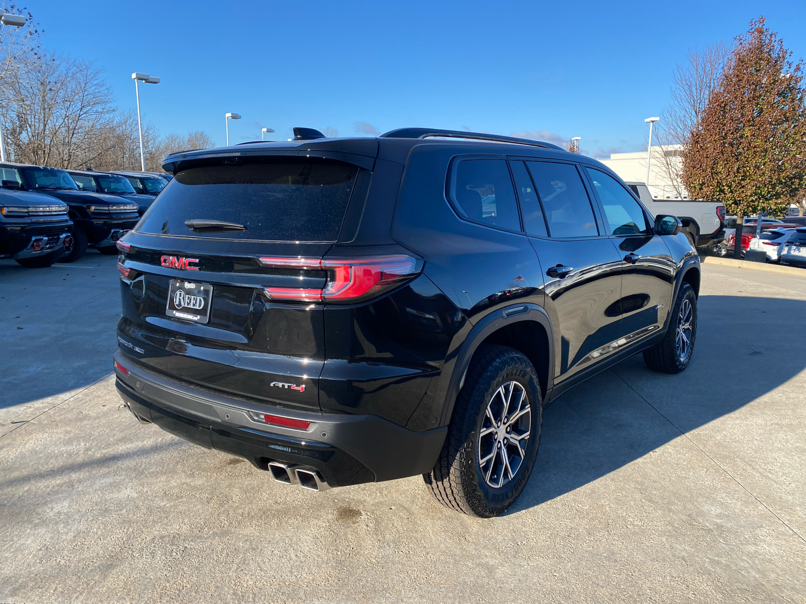 2025 GMC Acadia AWD AT4 6