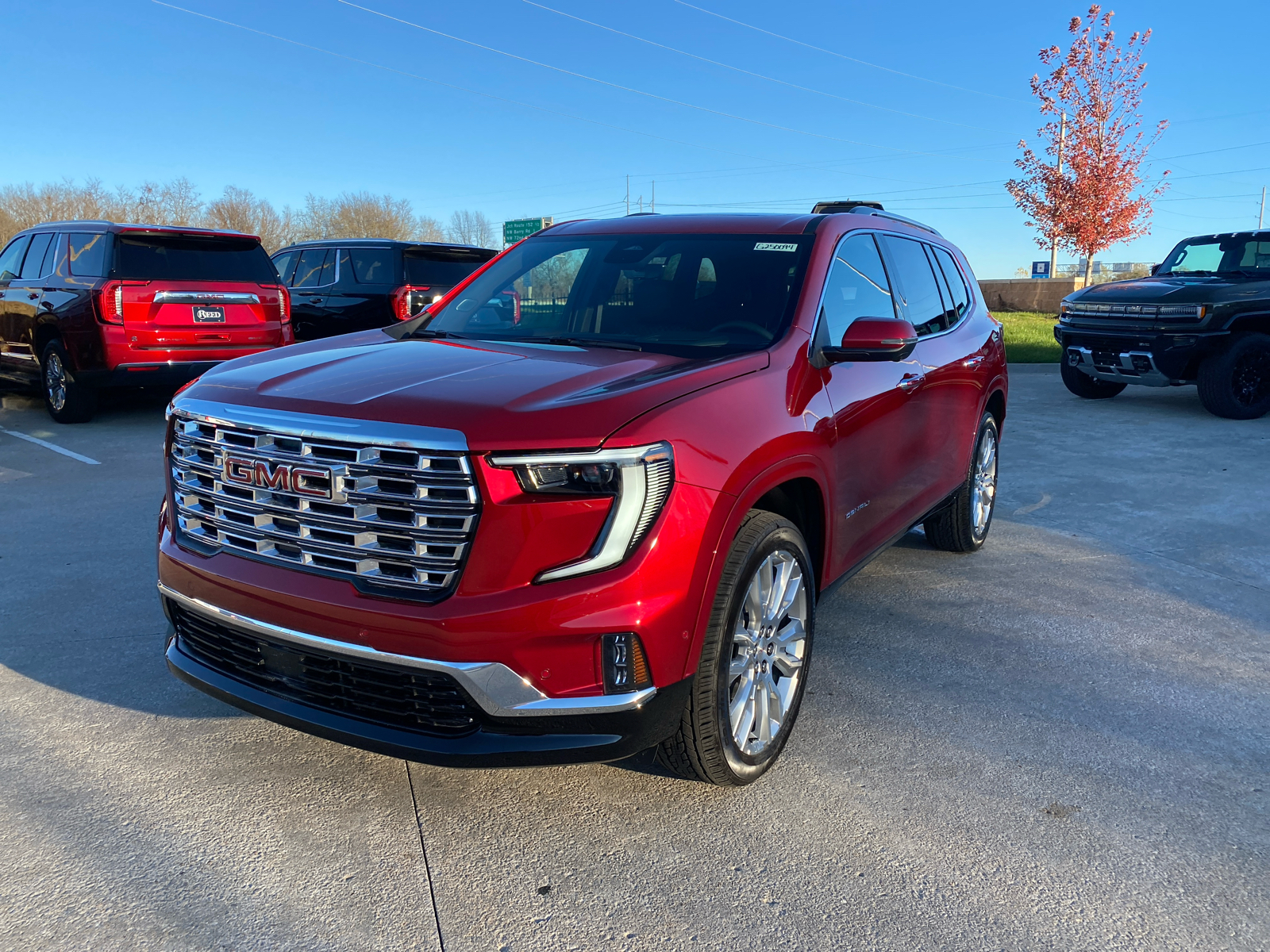 2025 GMC Acadia AWD Denali 2