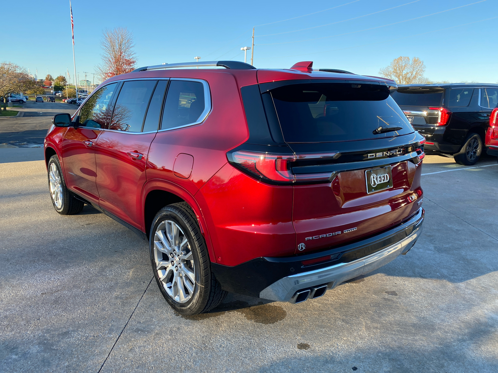 2025 GMC Acadia AWD Denali 8