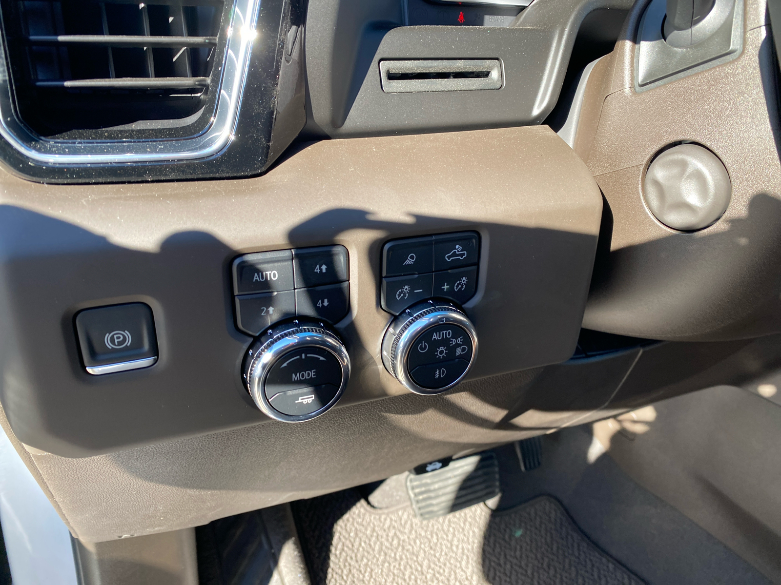 2025 GMC Sierra 1500 Denali 4WD Crew Cab 147 16