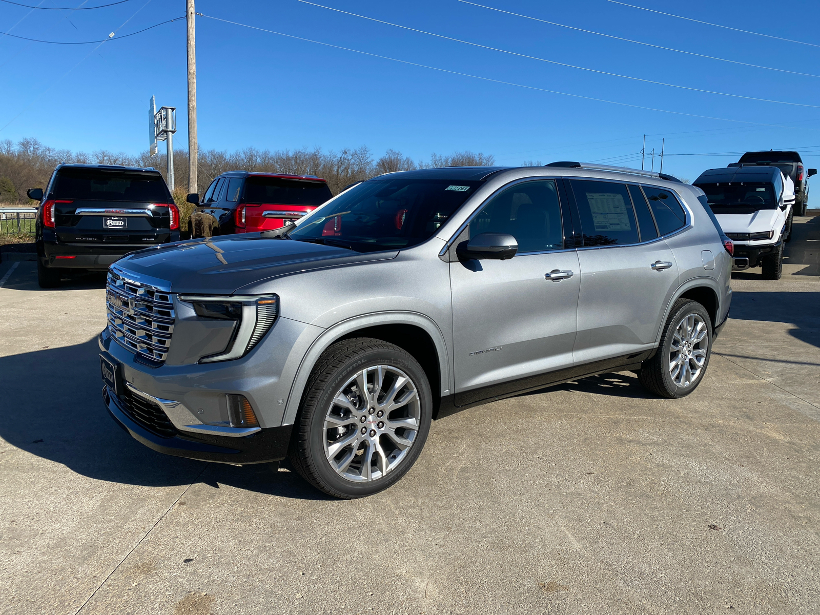 2025 GMC Acadia AWD Denali 1