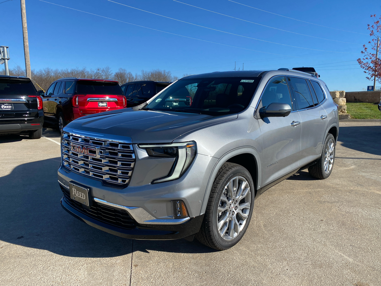 2025 GMC Acadia AWD Denali 2