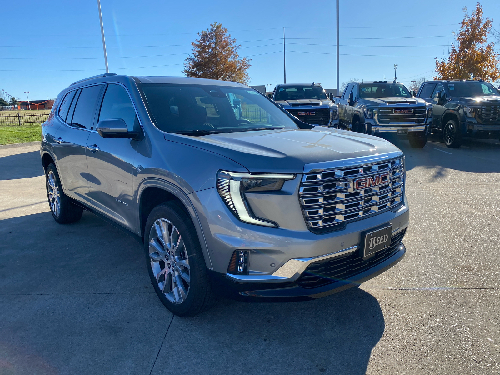 2025 GMC Acadia AWD Denali 4