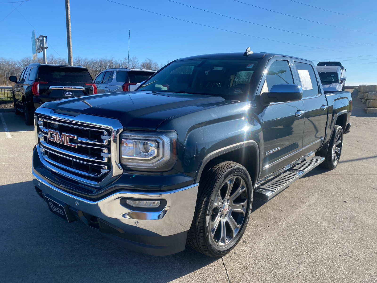 2017 GMC Sierra 1500 SLT 4WD Crew Cab 143.5 2