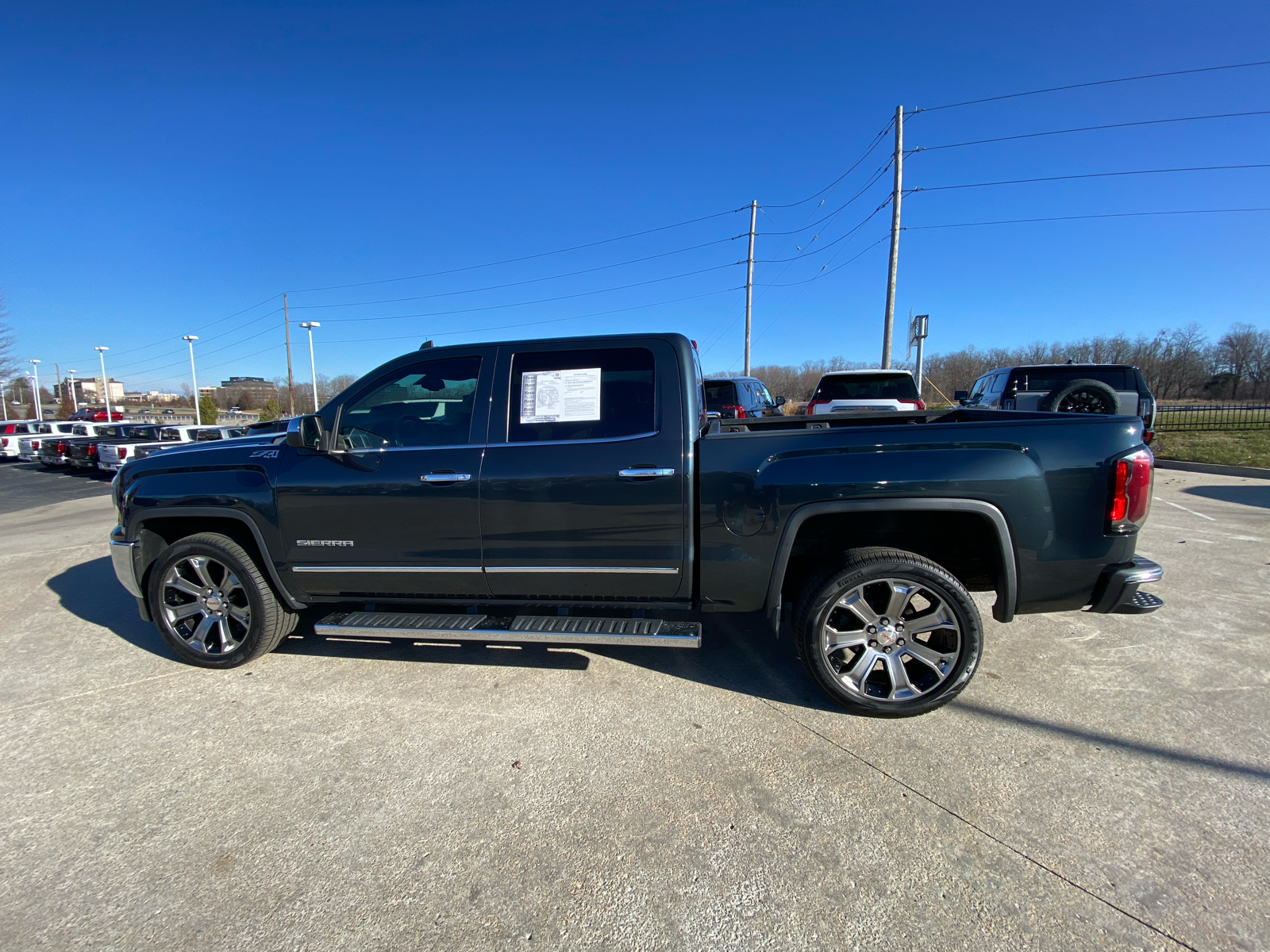 2017 GMC Sierra 1500 SLT 4WD Crew Cab 143.5 9