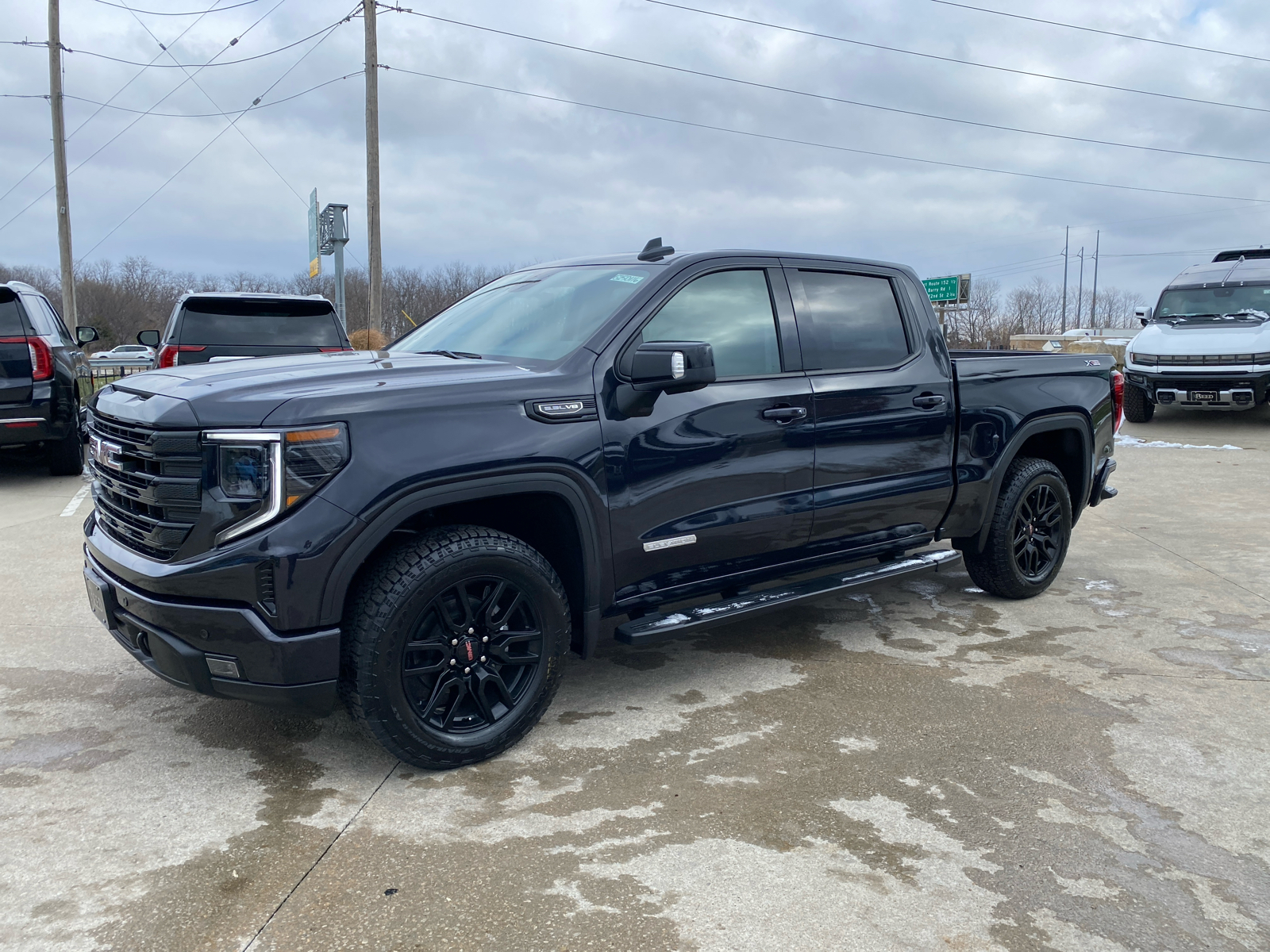 2025 GMC Sierra 1500 Elevation 1