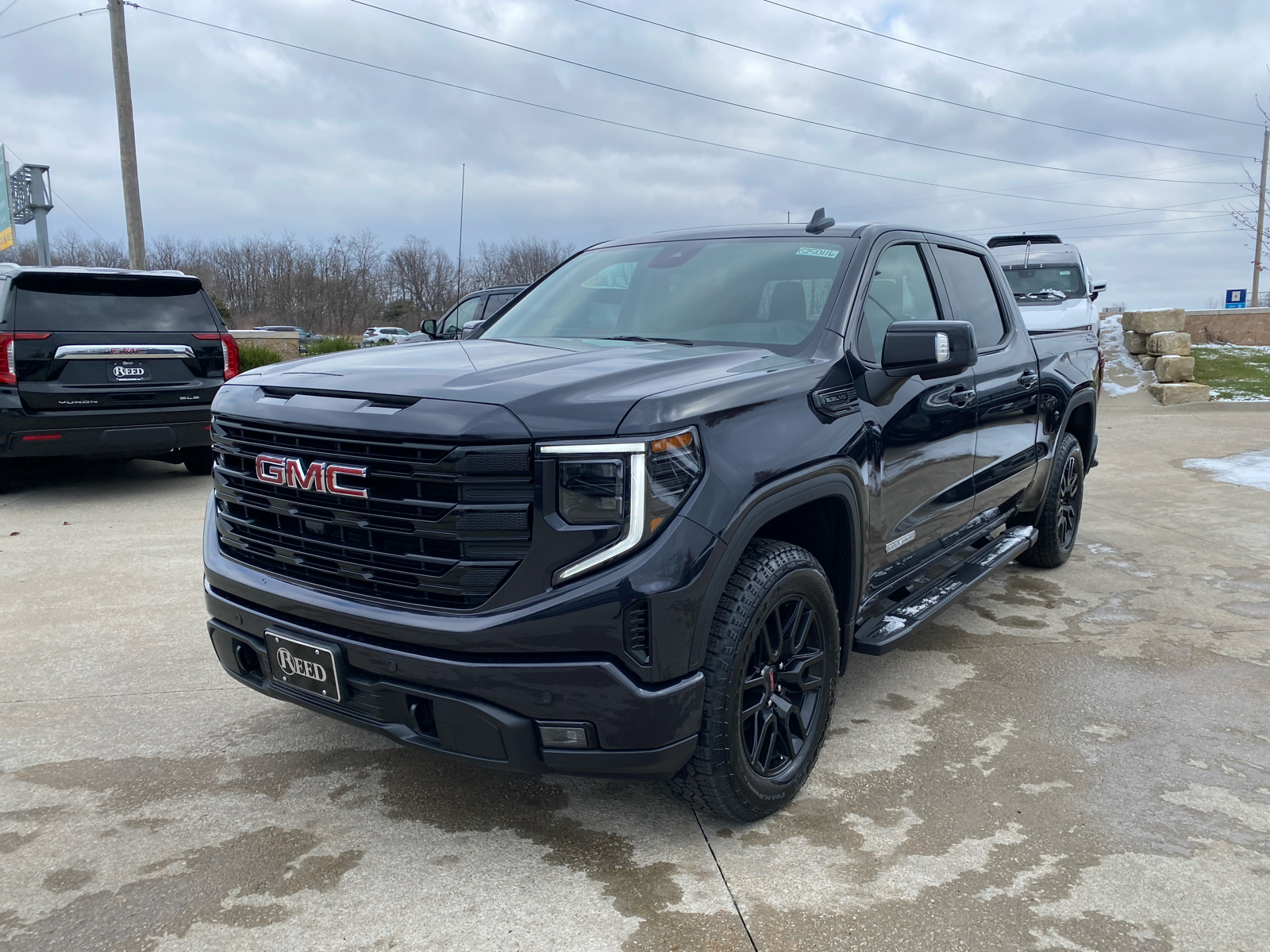 2025 GMC Sierra 1500 Elevation 2