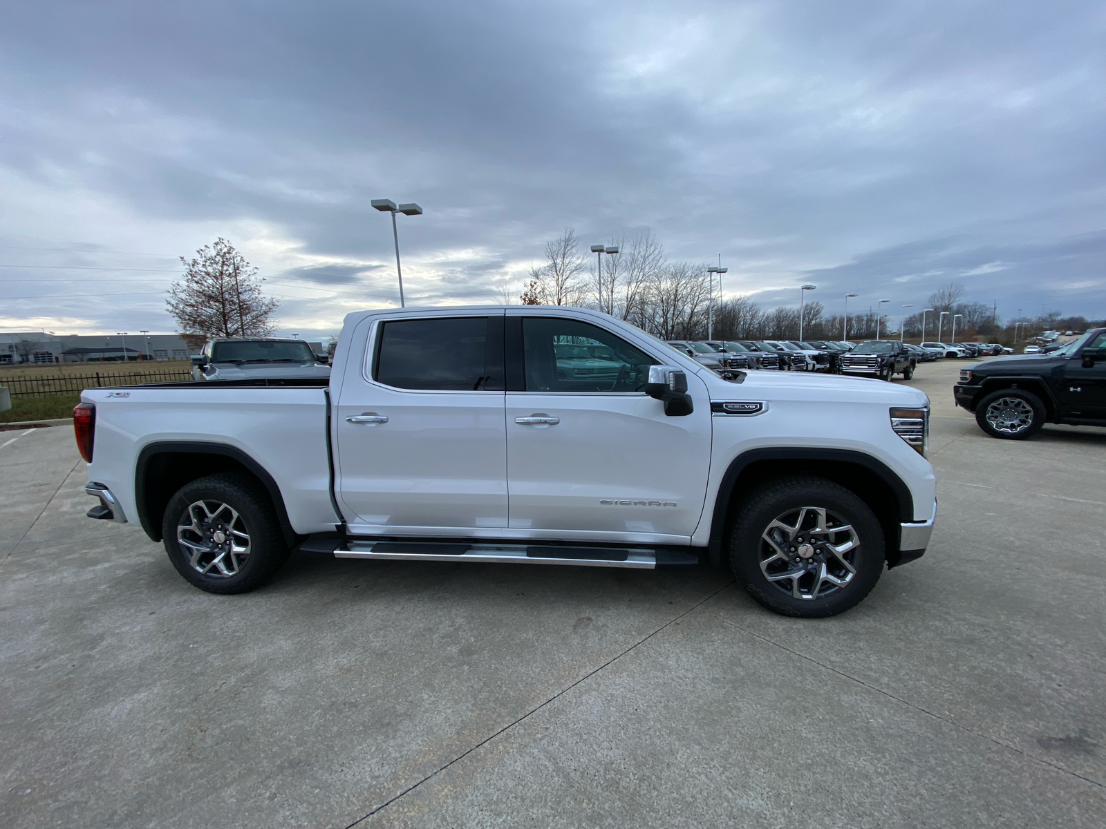 2025 GMC Sierra 1500 SLT 4WD Crew Cab 147 5