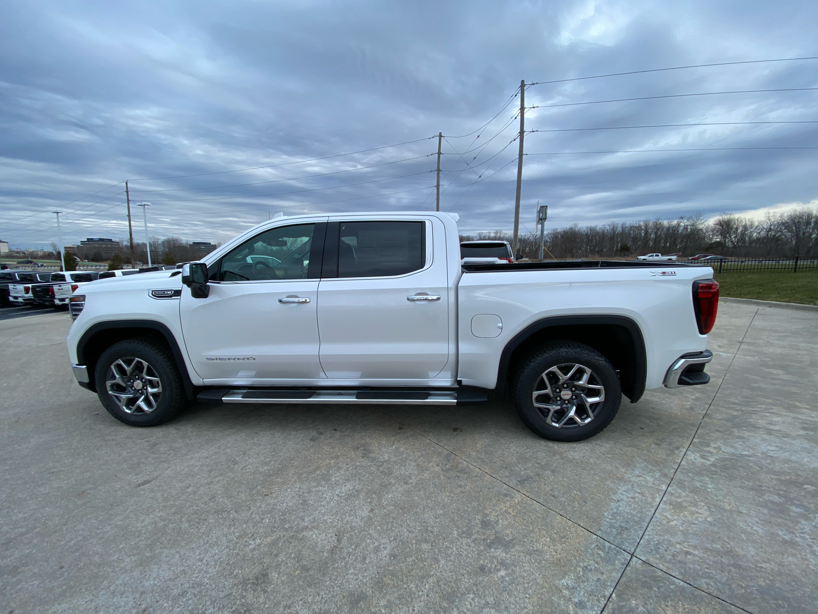 2025 GMC Sierra 1500 SLT 4WD Crew Cab 147 9