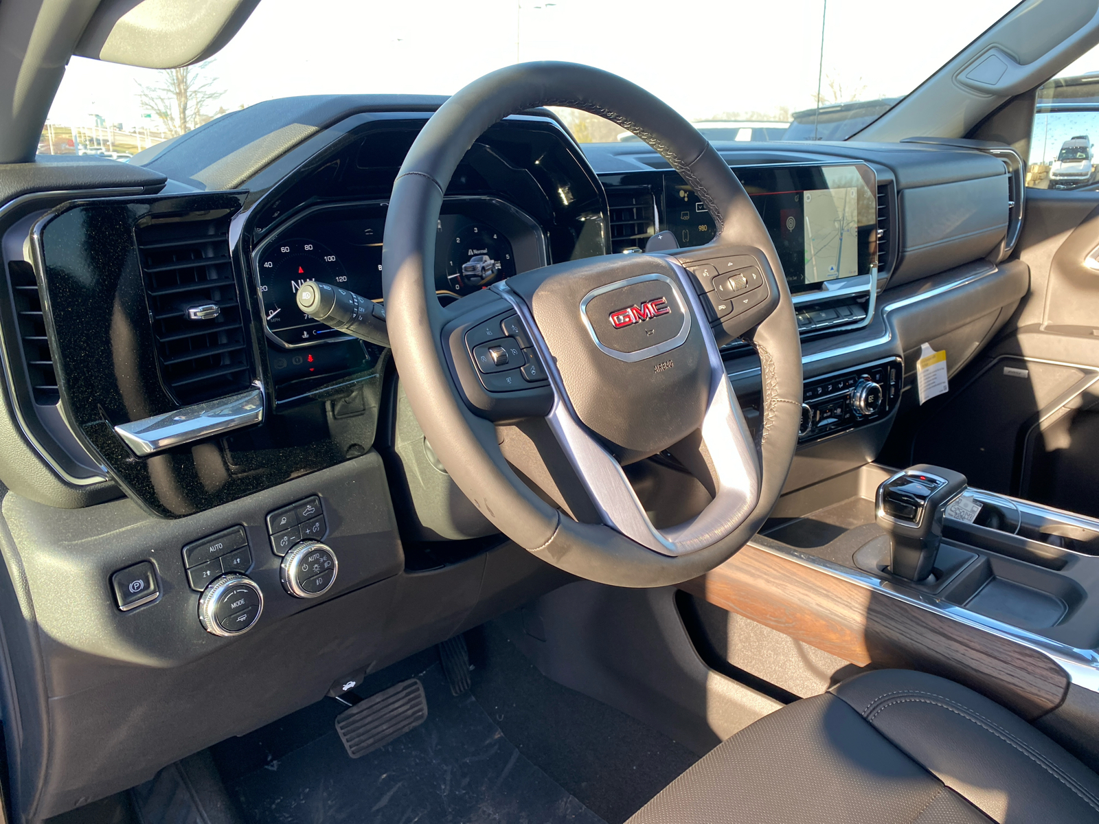 2025 GMC Sierra 1500 SLT 4WD Crew Cab 147 14