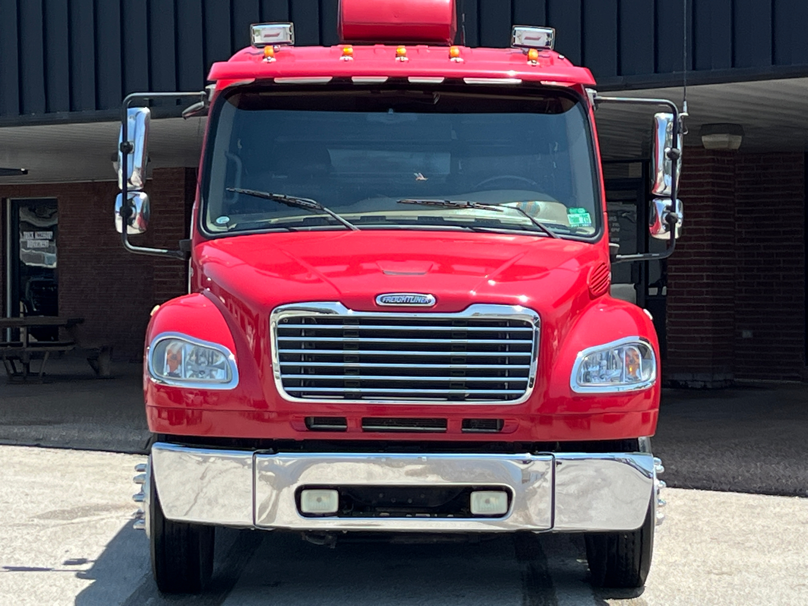 2006 Freightliner M2 106 Sport Chassis  2