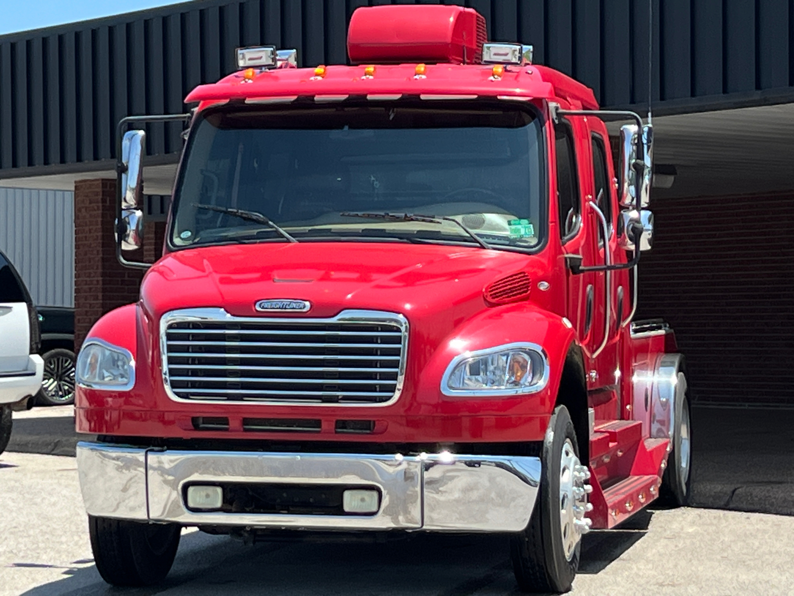 2006 Freightliner M2 106 Sport Chassis  3