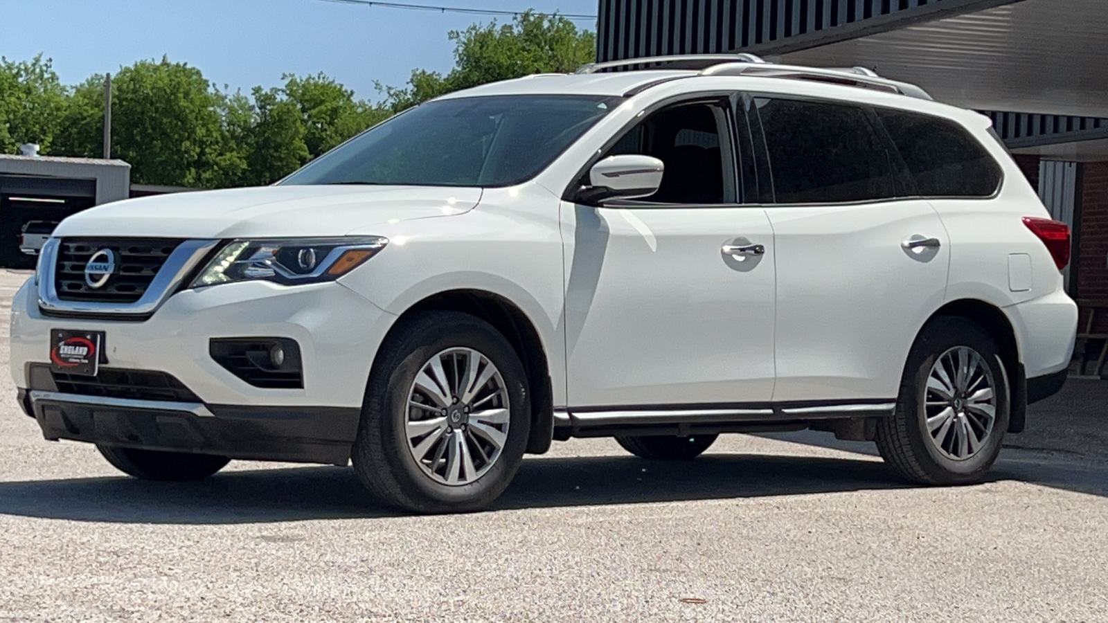 2017 Nissan Pathfinder SV 2