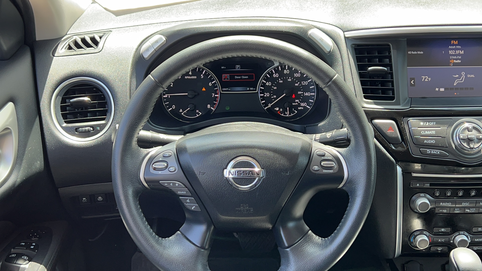 2017 Nissan Pathfinder SV 16