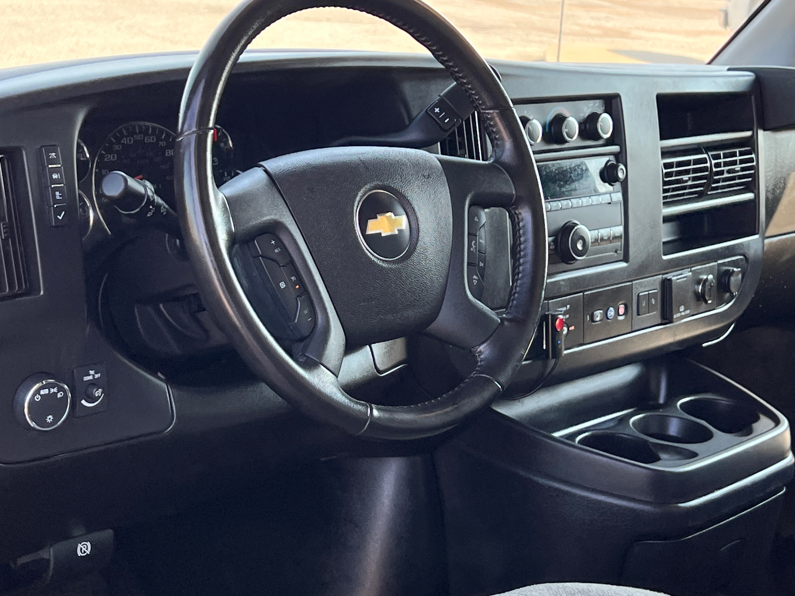 2021 Chevrolet Express 4500 Van 17