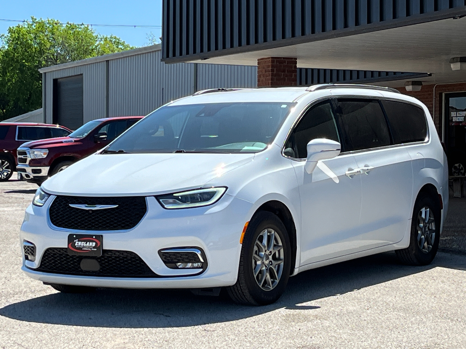 2022 Chrysler Pacifica Touring 3