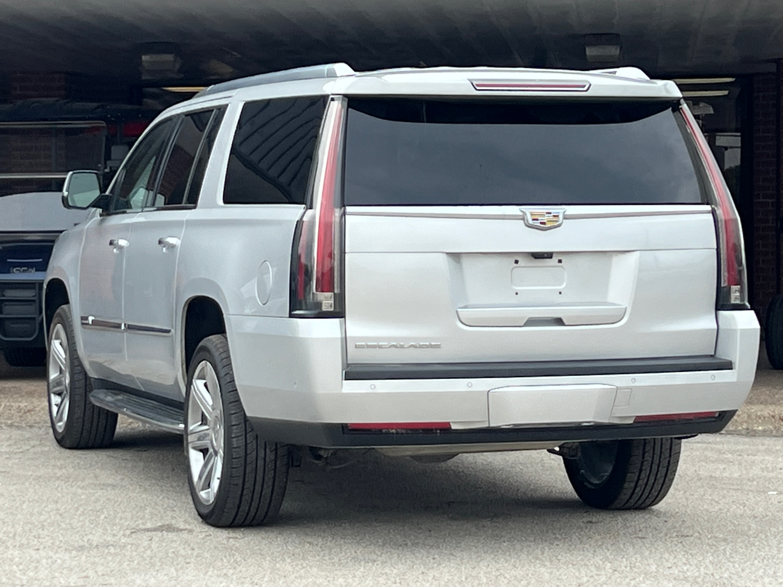 2019 Cadillac Escalade ESV Luxury 6