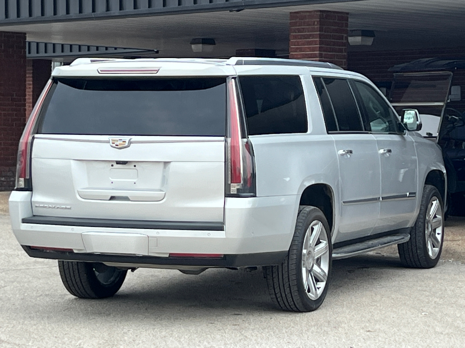 2019 Cadillac Escalade ESV Luxury 8