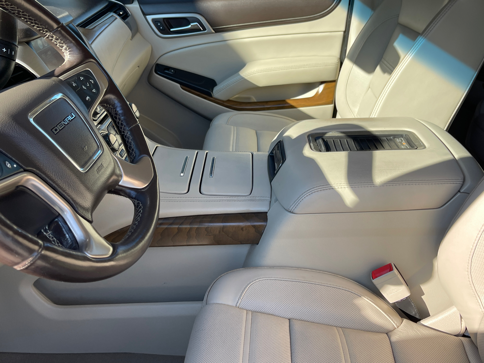 2019 GMC Yukon Denali 27