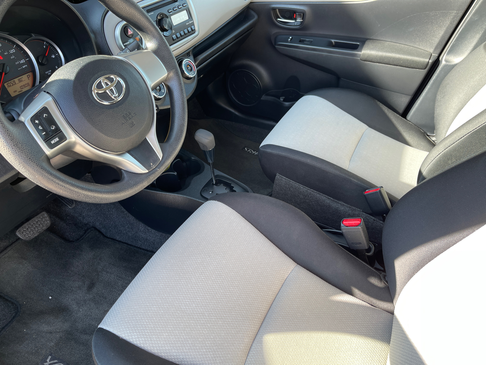 2012 Toyota Yaris LE 20