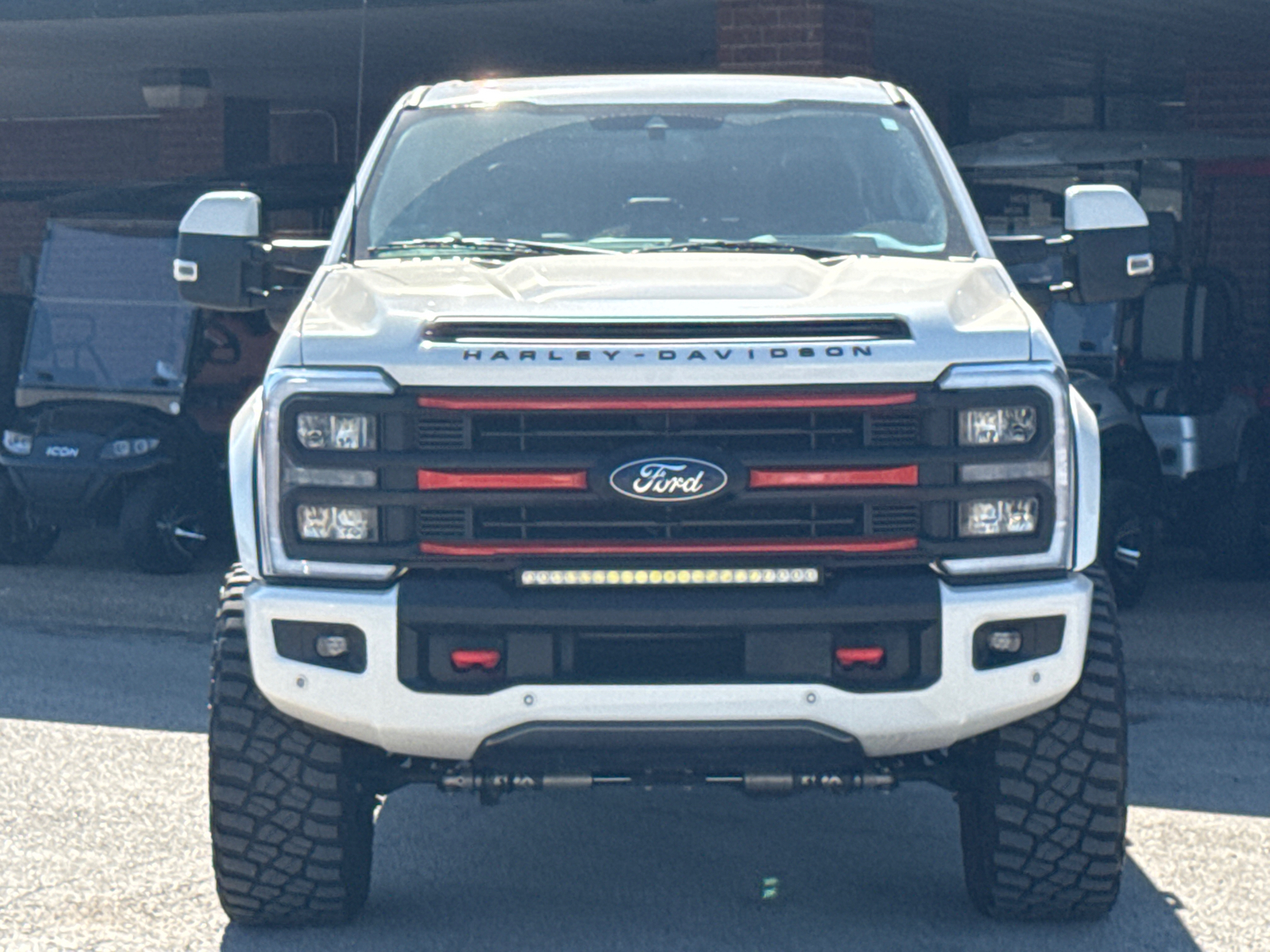 2023 Ford F-250 LARIAT 2