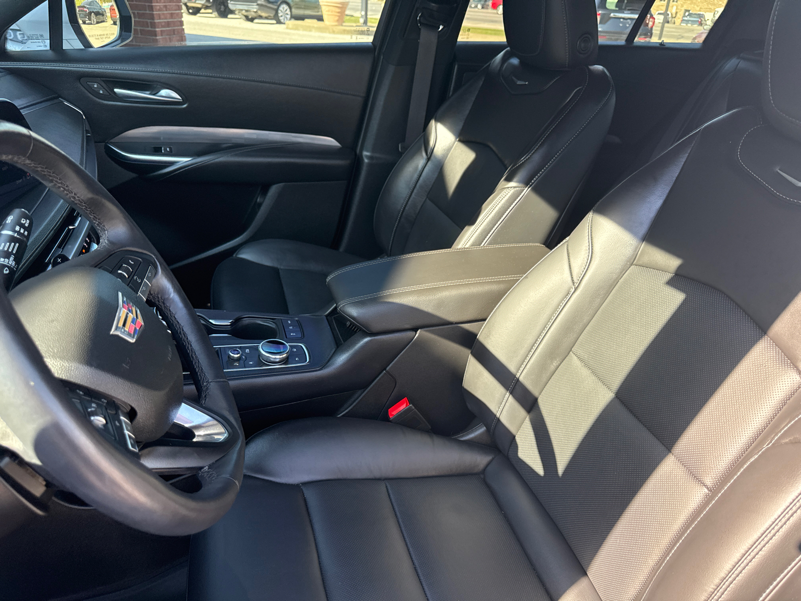 2024 Cadillac XT4 FWD Premium Luxury 26