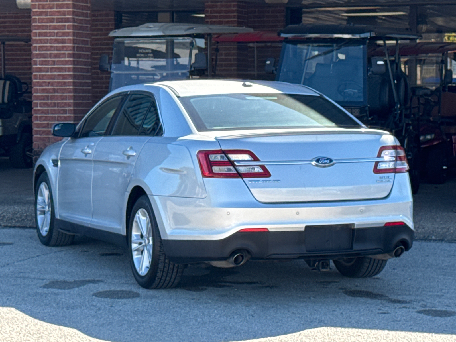 2015 Ford Taurus SEL 6